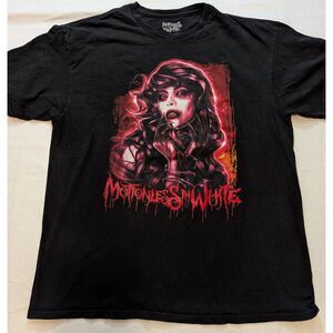 Motionless In White Vampire Girl Graphic T-Shirt Black XL (28x22)